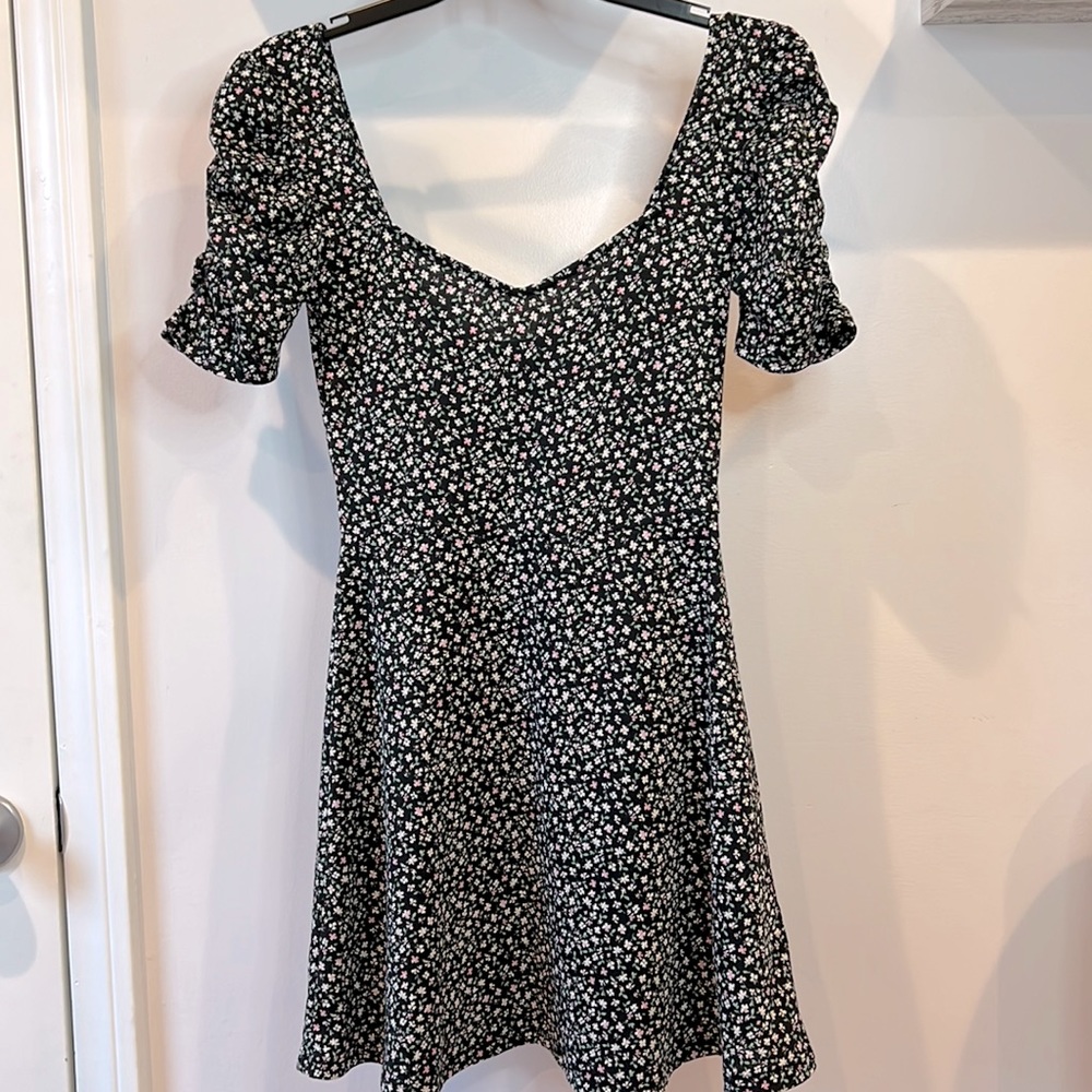 NWOT Divided Sexy Low V-Neck with Slight Puff Sleeve Dress